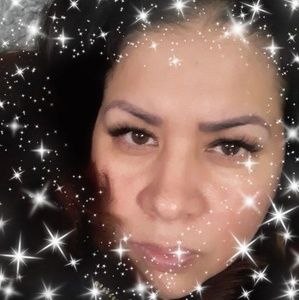 Meet your Posher, Esmeralda